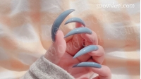 SNOW1414-Showing Blue Nails