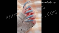 SNOW1414-Showing Blue Nails