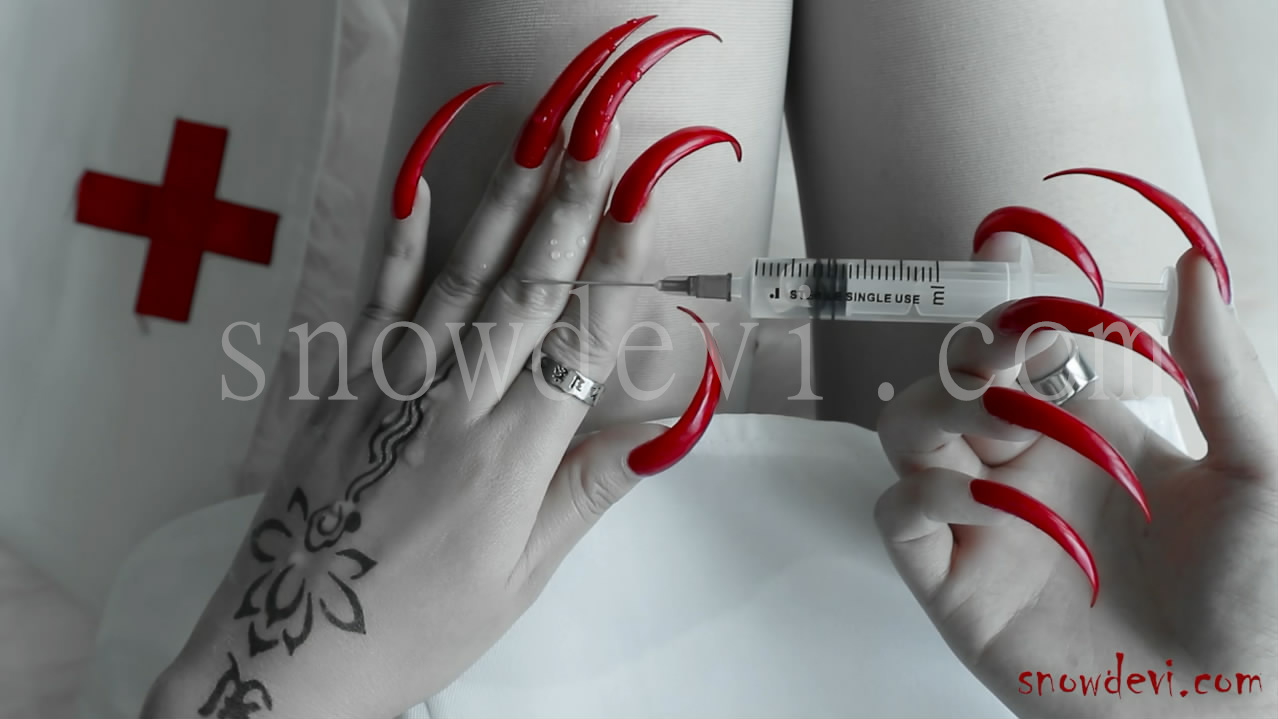 SNOW558-Syringe2