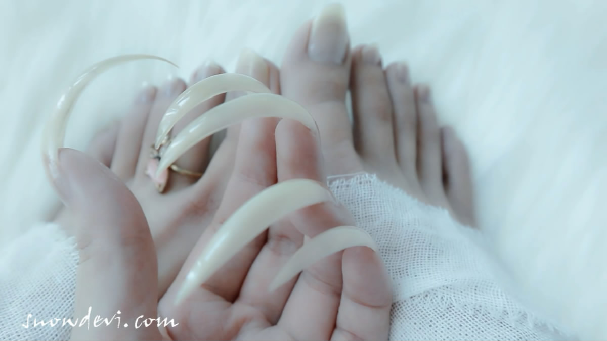 SNOW413-Toenails